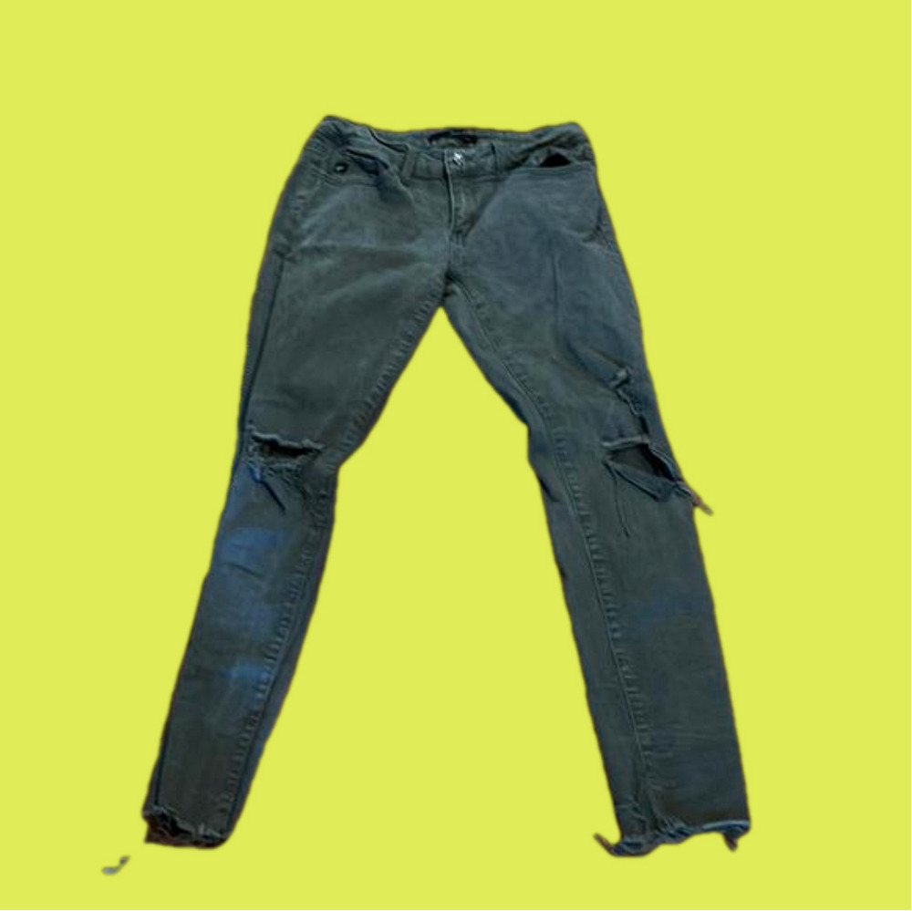 Cute Kancan ripped gray jeans 9/28